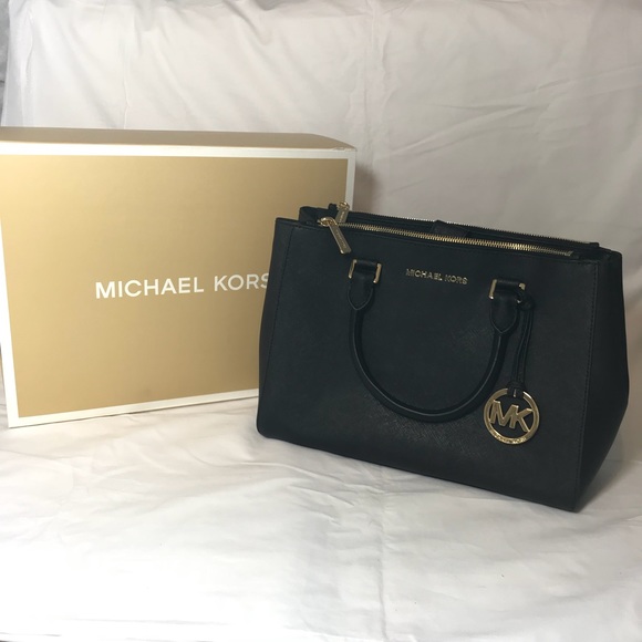 Michael Kors Handbags - Michael Kors ‘Sutton Medium Leather Satchel’ Bag
